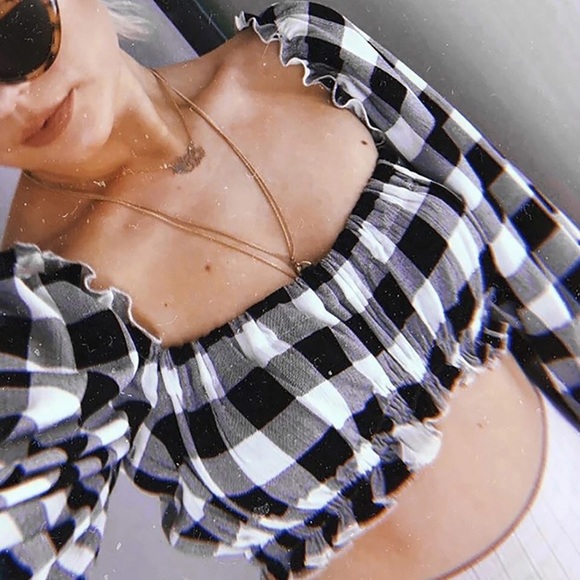 Gingham Lettuce Edge Crop Top - Picture 4 of 5